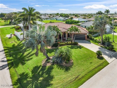 Welcome to this one-of-a-kind, spacious 4-bedroom, 2-large-den on Royal Tee Country Club in Florida - for sale on GolfHomes.com, golf home, golf lot