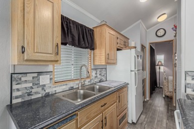 This adorable cozy 1997 fully furnished 1 bedroom 1 bath with on Viewpoint Golf Resort in Arizona - for sale on GolfHomes.com, golf home, golf lot