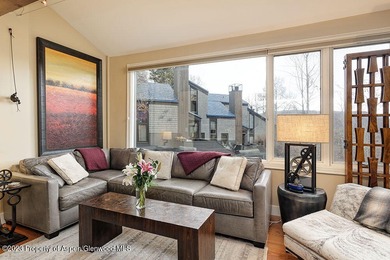 AVAILABLE FOR SUMMER AND LONG TERM: Stepping into this Snowmass on The Snowmass Club in Colorado - for sale on GolfHomes.com, golf home, golf lot