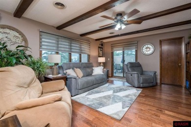 This 2+ bedroom, 1.75-bathroom, detached patio townhome offers on  in Minnesota - for sale on GolfHomes.com, golf home, golf lot