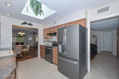 Welcome home to the highly desirable Sun City community! This 2 on Sun City Lakes West and East in Arizona - for sale on GolfHomes.com, golf home, golf lot