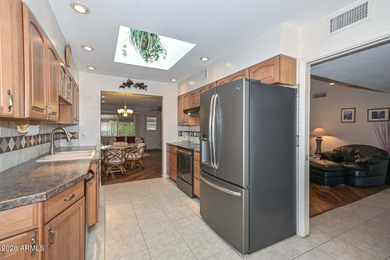 Welcome home to the highly desirable Sun City community! This 2 on Sun City Lakes West and East in Arizona - for sale on GolfHomes.com, golf home, golf lot