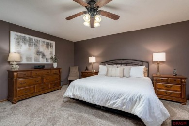 This 2+ bedroom, 1.75-bathroom, detached patio townhome offers on  in Minnesota - for sale on GolfHomes.com, golf home, golf lot