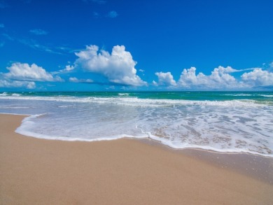 First-floor corner condo in Vista Gardens 55+ community! 1 bed on Vero Beach South Golf Course in Florida - for sale on GolfHomes.com, golf home, golf lot