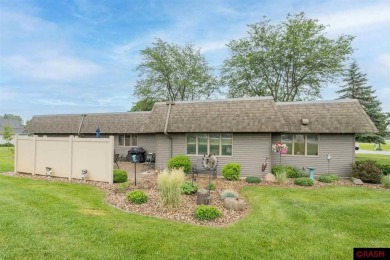 This 2+ bedroom, 1.75-bathroom, detached patio townhome offers on  in Minnesota - for sale on GolfHomes.com, golf home, golf lot