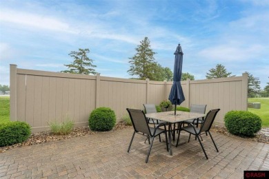 This 2+ bedroom, 1.75-bathroom, detached patio townhome offers on  in Minnesota - for sale on GolfHomes.com, golf home, golf lot