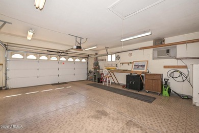 Welcome home to the highly desirable Sun City community! This 2 on Sun City Lakes West and East in Arizona - for sale on GolfHomes.com, golf home, golf lot