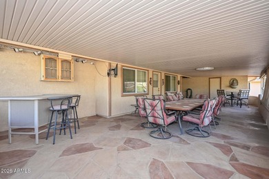 Welcome home to the highly desirable Sun City community! This 2 on Sun City Lakes West and East in Arizona - for sale on GolfHomes.com, golf home, golf lot