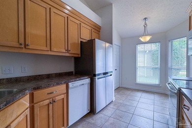 3BR/2.5BA Tiger Lake townhome (2,056 sf). 2003 build features on Tiger Point Golf and Country Club in Florida - for sale on GolfHomes.com, golf home, golf lot