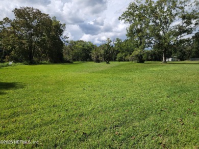 *OPEN HOUSE 10/18 SAT 10-2* Just shy of 3 acres with 245 ft of on Hyde Park Golf Club in Florida - for sale on GolfHomes.com, golf home, golf lot