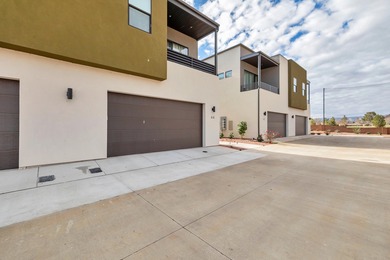 Brand New nightly rental at Bloomington Country Club. 4 full on Bloomington Country Club in Utah - for sale on GolfHomes.com, golf home, golf lot