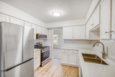 Let me preface by saying *don't let this one get away!* This on Willow Crest Golf Club in Illinois - for sale on GolfHomes.com, golf home, golf lot