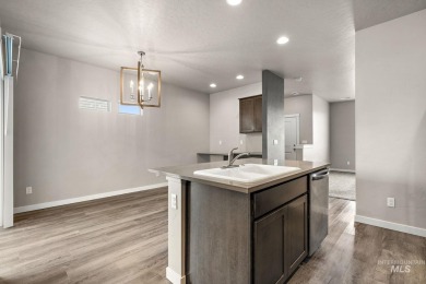 Welcome to this like-new, low-maintenance townhome in the highly on Eagle Legacy Golf Course in Idaho - for sale on GolfHomes.com, golf home, golf lot