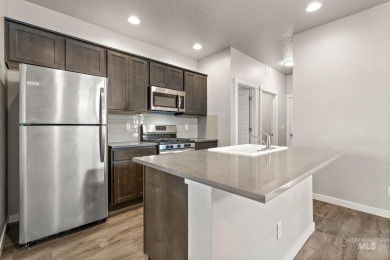 Welcome to this like-new, low-maintenance townhome in the highly on Eagle Legacy Golf Course in Idaho - for sale on GolfHomes.com, golf home, golf lot