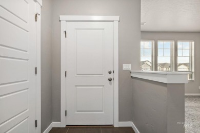 Welcome to this like-new, low-maintenance townhome in the highly on Eagle Legacy Golf Course in Idaho - for sale on GolfHomes.com, golf home, golf lot