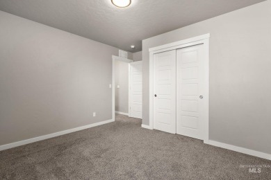 Welcome to this like-new, low-maintenance townhome in the highly on Eagle Legacy Golf Course in Idaho - for sale on GolfHomes.com, golf home, golf lot