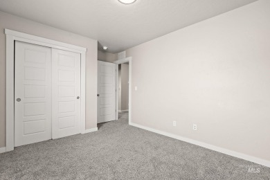 Welcome to this like-new, low-maintenance townhome in the highly on Eagle Legacy Golf Course in Idaho - for sale on GolfHomes.com, golf home, golf lot