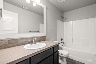 Welcome to this like-new, low-maintenance townhome in the highly on Eagle Legacy Golf Course in Idaho - for sale on GolfHomes.com, golf home, golf lot