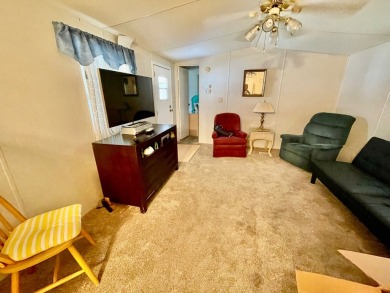 Welcome home to this 1994 single wide manufactured home, which on Golden Lakes Golf Course in Florida - for sale on GolfHomes.com, golf home, golf lot