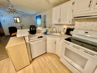 Welcome home to this 1994 single wide manufactured home, which on Golden Lakes Golf Course in Florida - for sale on GolfHomes.com, golf home, golf lot