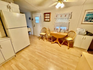 Welcome home to this 1994 single wide manufactured home, which on Golden Lakes Golf Course in Florida - for sale on GolfHomes.com, golf home, golf lot