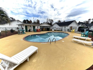 This extremely well-maintained 2 bedroom home in the Golf Forest on Palmetto Greens Golf and Country Club in South Carolina - for sale on GolfHomes.com, golf home, golf lot