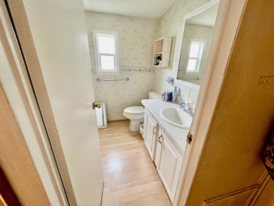 Welcome home to this 1994 single wide manufactured home, which on Golden Lakes Golf Course in Florida - for sale on GolfHomes.com, golf home, golf lot