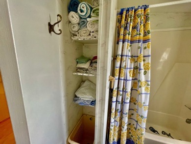 Welcome home to this 1994 single wide manufactured home, which on Golden Lakes Golf Course in Florida - for sale on GolfHomes.com, golf home, golf lot