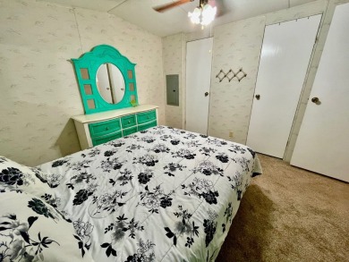 Welcome home to this 1994 single wide manufactured home, which on Golden Lakes Golf Course in Florida - for sale on GolfHomes.com, golf home, golf lot