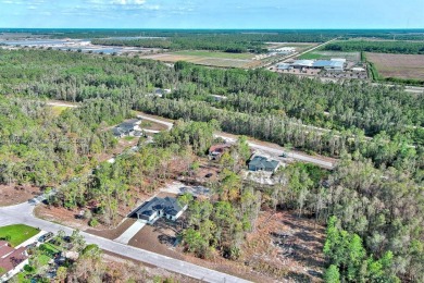 Exclusively presented by Sunland Real Estate: This is an on Mirror Lakes Golf Club in Florida - for sale on GolfHomes.com, golf home, golf lot