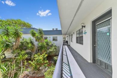 Welcome to this spacious and beautifully maintained Deluxe model on Kings Point Golf -Flanders Way in Florida - for sale on GolfHomes.com, golf home, golf lot