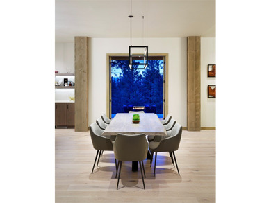 Stunning new western/modern home w/ 4 beds, 4.5 baths offers a on Stock Farm Club in Montana - for sale on GolfHomes.com, golf home, golf lot