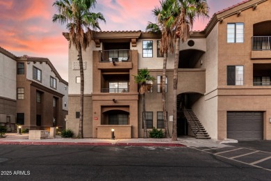 NEW HVAC!!! This updated 2 bed, 2 bath end unit condo offers on Papago Golf Course in Arizona - for sale on GolfHomes.com, golf home, golf lot