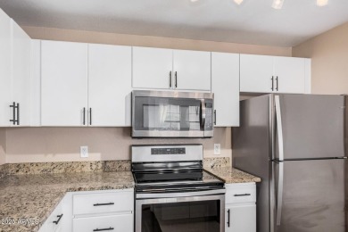 NEW HVAC!!! This updated 2 bed, 2 bath end unit condo offers on Papago Golf Course in Arizona - for sale on GolfHomes.com, golf home, golf lot