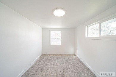 This beautifully updated single-story home offers 3 spacious on Pinecrest Golf Club in Idaho - for sale on GolfHomes.com, golf home, golf lot