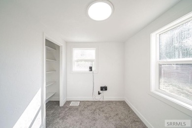 This beautifully updated single-story home offers 3 spacious on Pinecrest Golf Club in Idaho - for sale on GolfHomes.com, golf home, golf lot