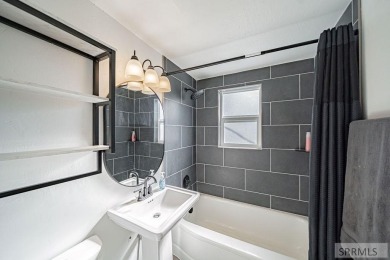 This beautifully updated single-story home offers 3 spacious on Pinecrest Golf Club in Idaho - for sale on GolfHomes.com, golf home, golf lot