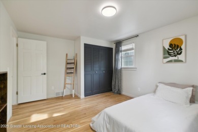 *Open house cancelled. Offer deadline 5/6 7pm*
Ah yes, the on Groesbeck Municipal Golf Course in Michigan - for sale on GolfHomes.com, golf home, golf lot