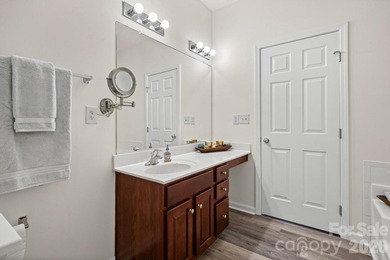 Welcome home to this charming townhome in the heart of on Mooresville Golf Course in North Carolina - for sale on GolfHomes.com, golf home, golf lot