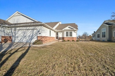 Welcome to this beautifully maintained 3 bedroom, 3 bath home on Ironwood Golf Course in Illinois - for sale on GolfHomes.com, golf home, golf lot