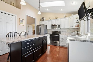 Welcome to this beautifully maintained 3 bedroom, 3 bath home on Ironwood Golf Course in Illinois - for sale on GolfHomes.com, golf home, golf lot