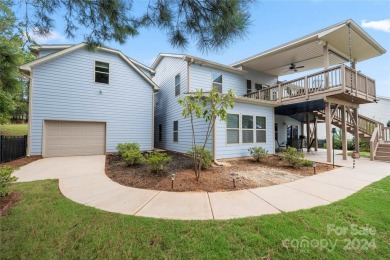 Priced below recent appraisal. With two full baths, a primary on Edgewater Golf Club in South Carolina - for sale on GolfHomes.com, golf home, golf lot