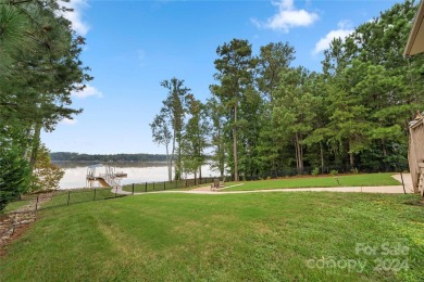 Priced below recent appraisal. With two full baths, a primary on Edgewater Golf Club in South Carolina - for sale on GolfHomes.com, golf home, golf lot