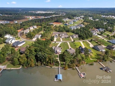 Priced below recent appraisal. With two full baths, a primary on Edgewater Golf Club in South Carolina - for sale on GolfHomes.com, golf home, golf lot