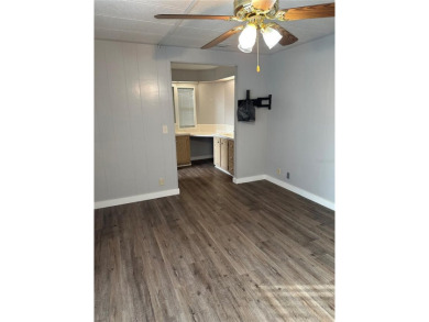 55+ resident owned gated golf course community.*PRICE REDUCED* on Zellwood Station Country Club in Florida - for sale on GolfHomes.com, golf home, golf lot