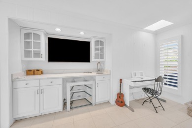 Spacious 3 bed, 3 full bath estate style home with a large on Turtle Creek Club in Florida - for sale on GolfHomes.com, golf home, golf lot