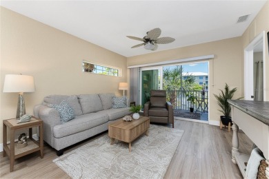 STUNNING!! TURNKEY FURNISHED, 903 sq ft unit is ready for YOU! on Rotonda Golf and Country Club The Links Course in Florida - for sale on GolfHomes.com, golf home, golf lot