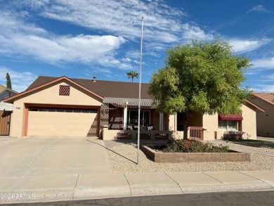 This charming 2-bedroom, 1.75-bath offers new HVAC & HWH on Grandview Golf Course in Arizona - for sale on GolfHomes.com, golf home, golf lot