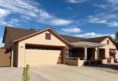 This charming 2-bedroom, 1.75-bath offers new HVAC & HWH on Grandview Golf Course in Arizona - for sale on GolfHomes.com, golf home, golf lot