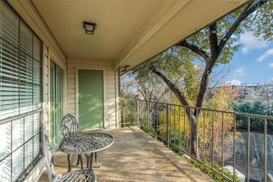 Great 1 bedroom 1 bath  second-floor condo minutes from Downtown on Stevens Park Golf Course in Texas - for sale on GolfHomes.com, golf home, golf lot